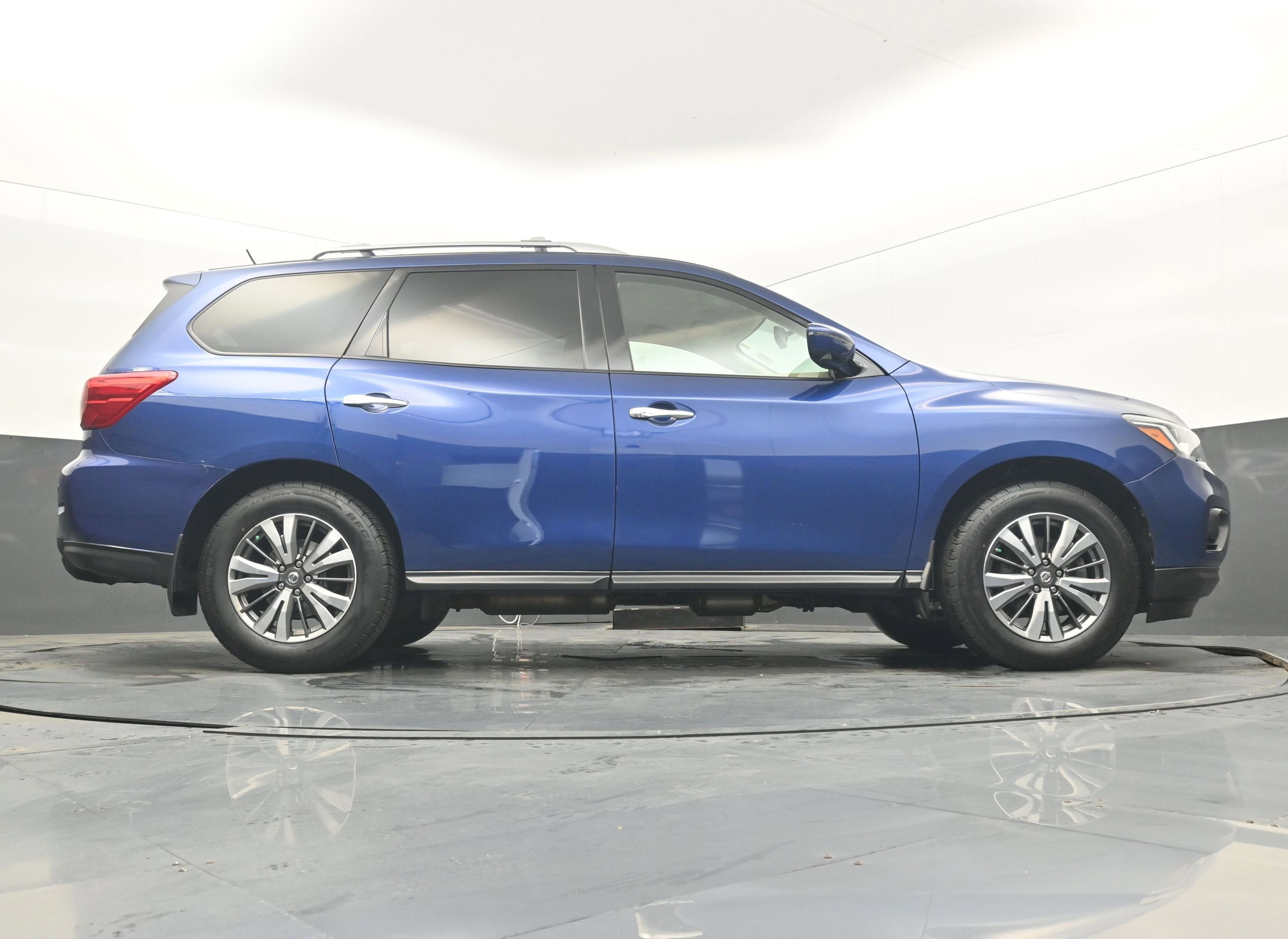 2018 Nissan Pathfinder SL
