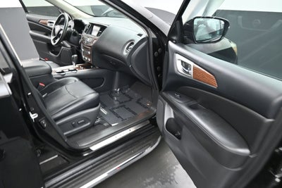 2017 Nissan Pathfinder Platinum