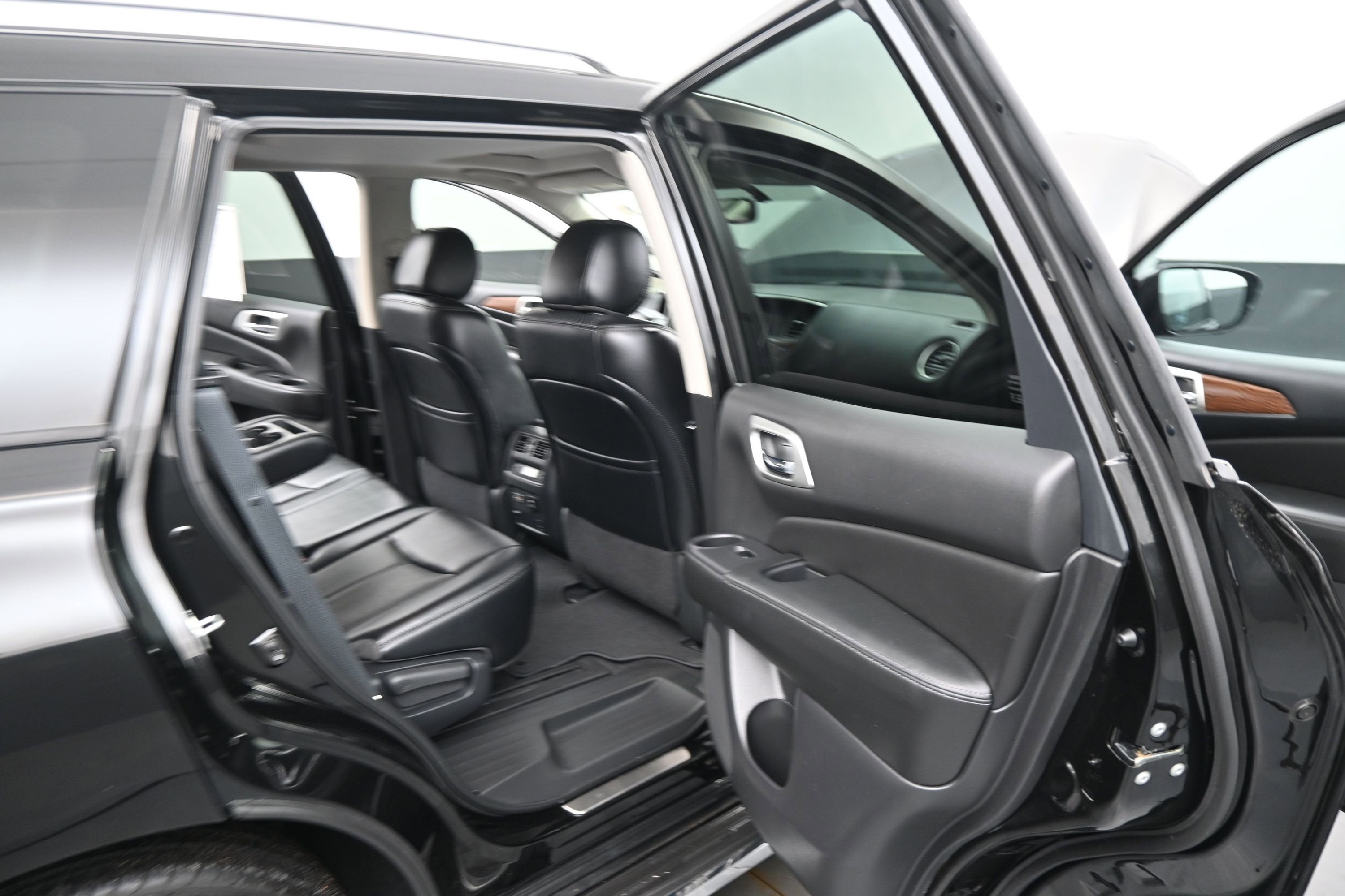 2017 Nissan Pathfinder Platinum