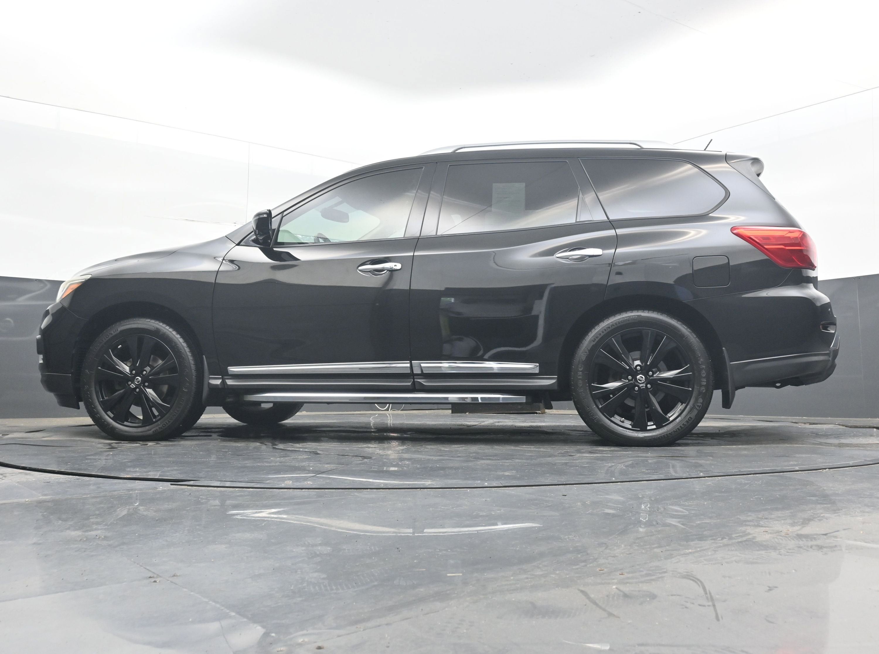 2017 Nissan Pathfinder Platinum