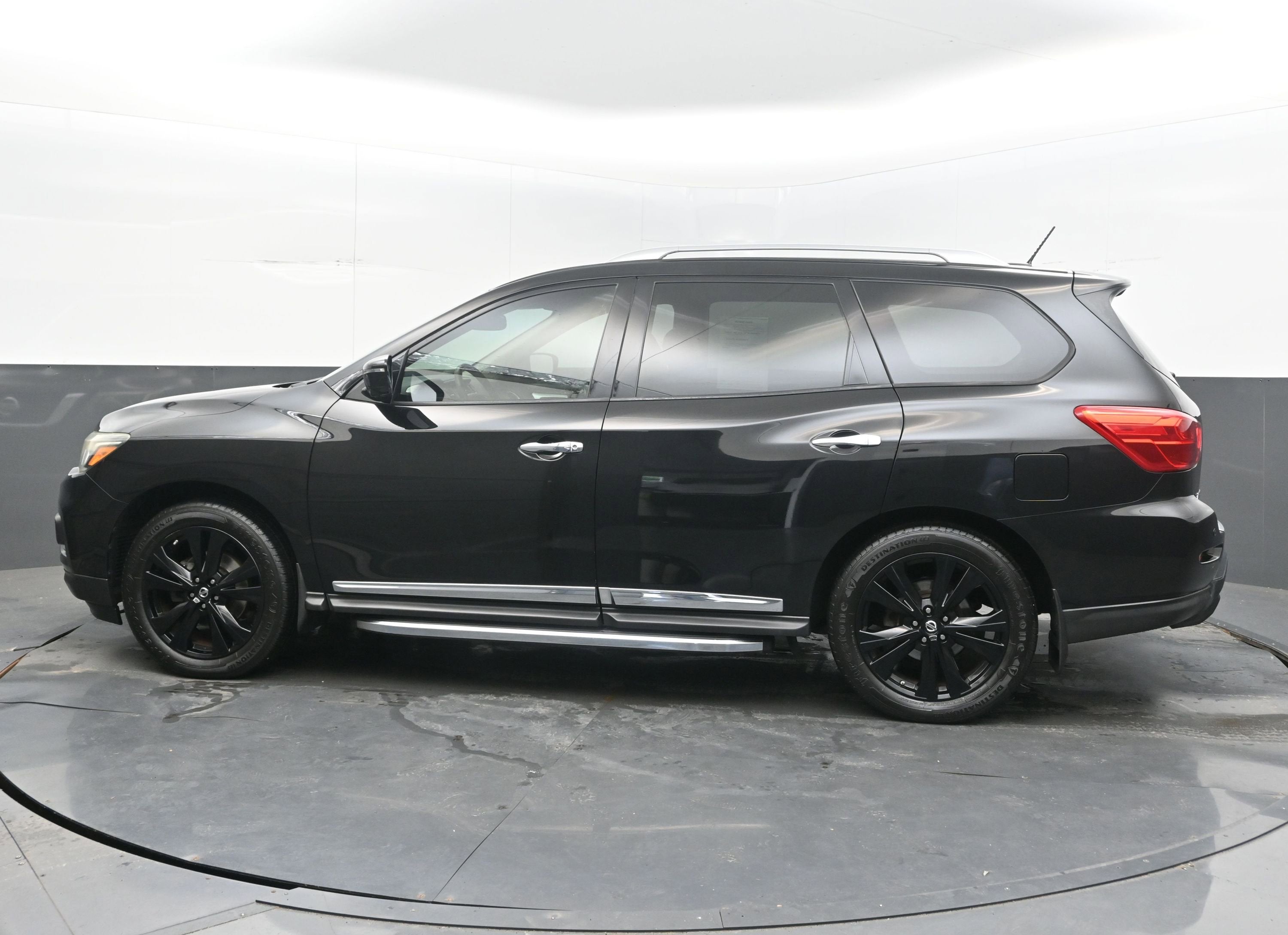 2017 Nissan Pathfinder Platinum