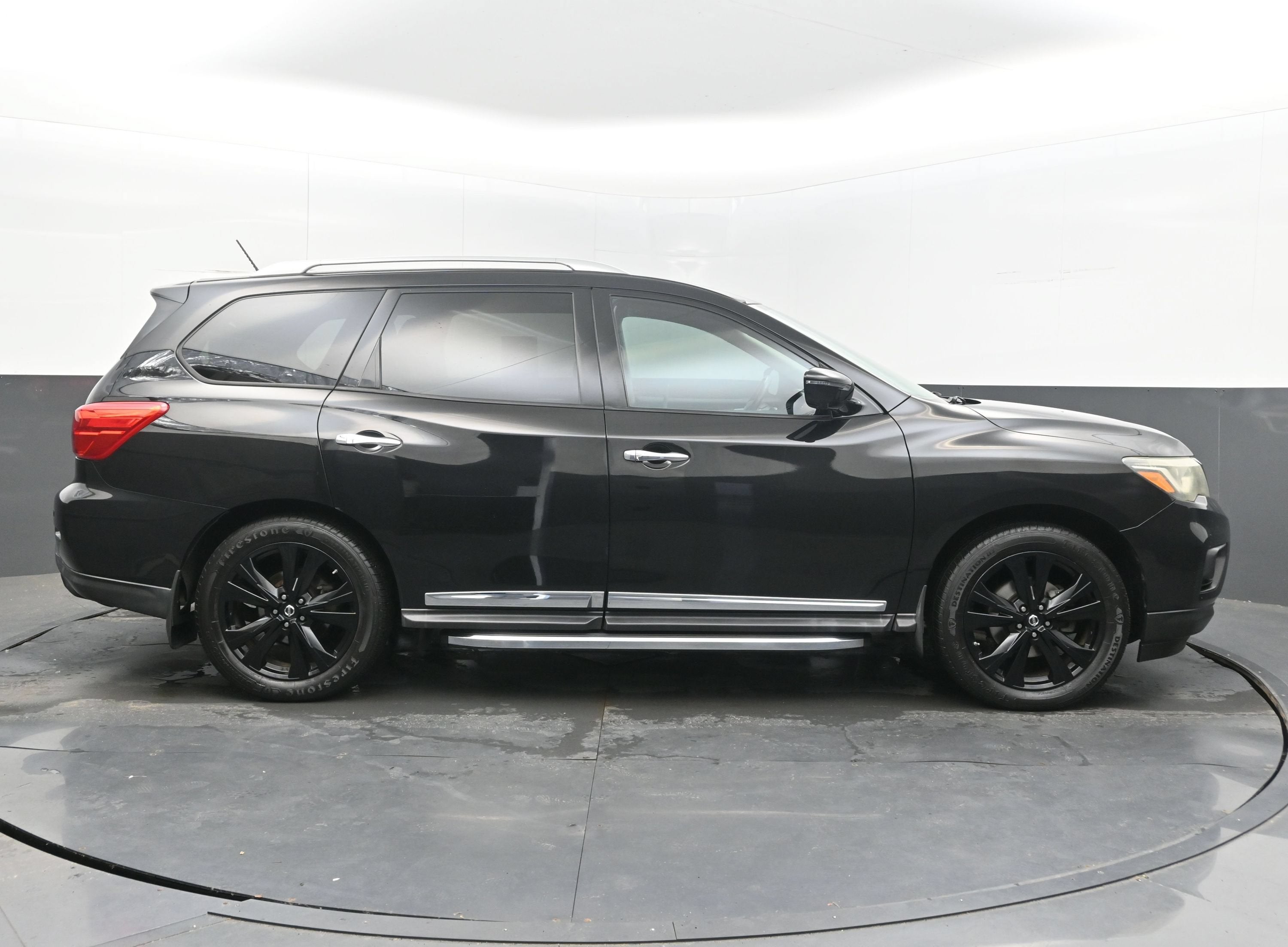 2017 Nissan Pathfinder Platinum