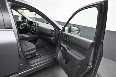 2025 Nissan Pathfinder S