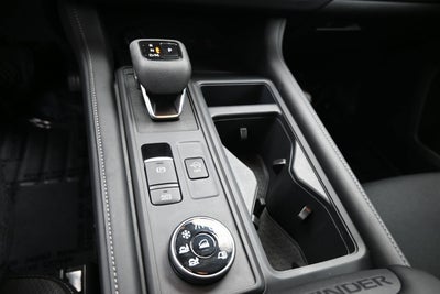 2025 Nissan Pathfinder S