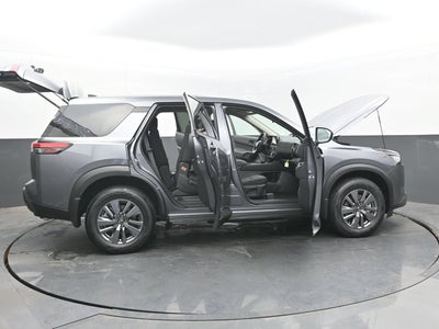 2025 Nissan Pathfinder S