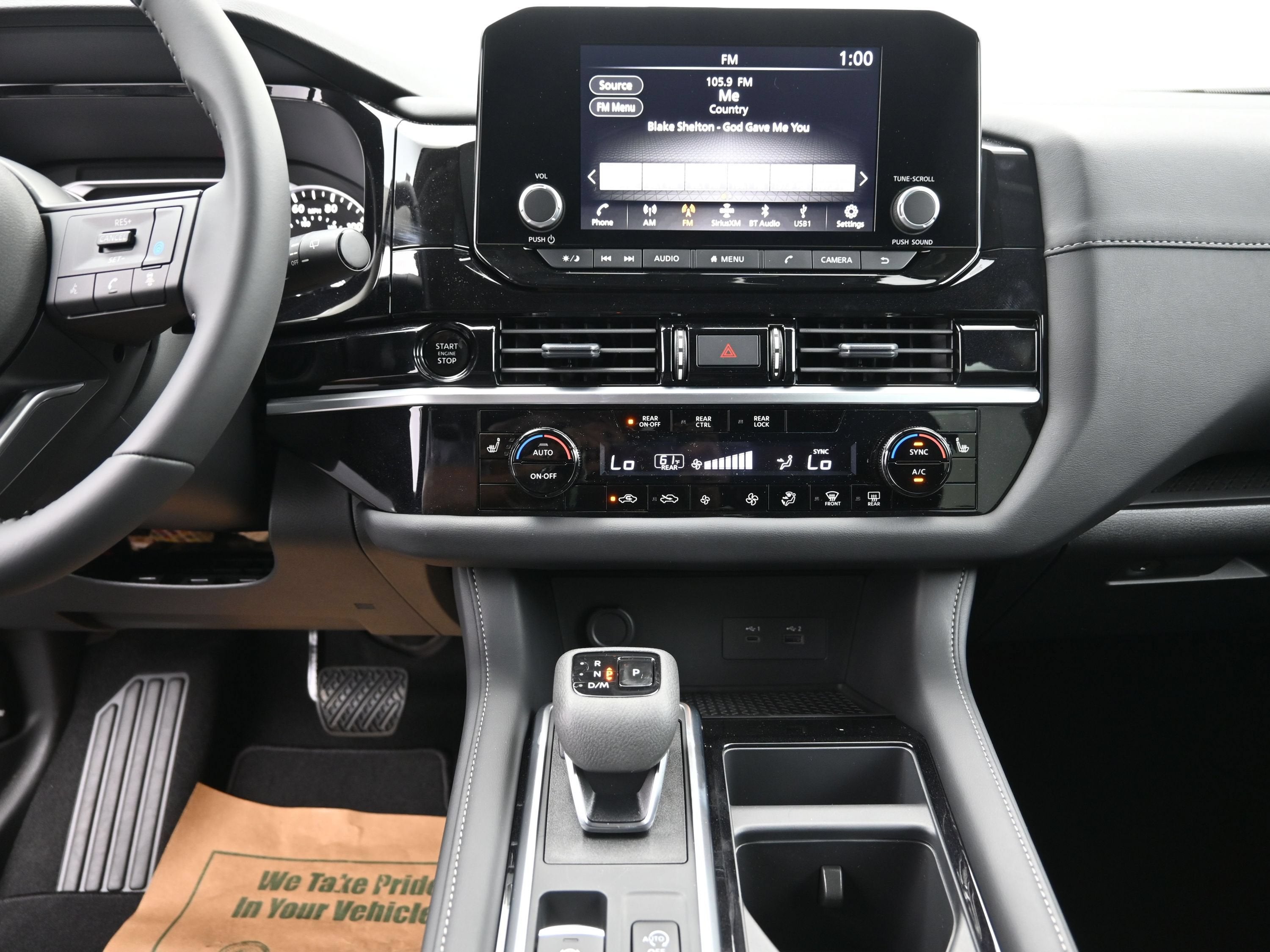 2025 Nissan Pathfinder SV
