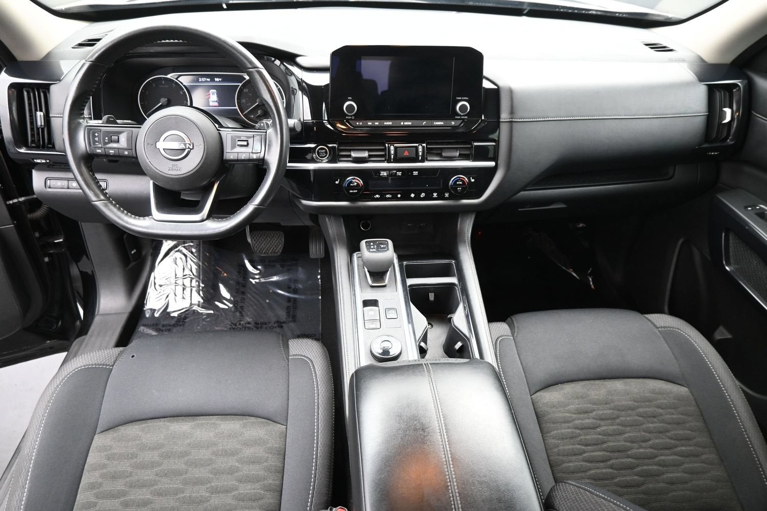 2023 Nissan Pathfinder SV