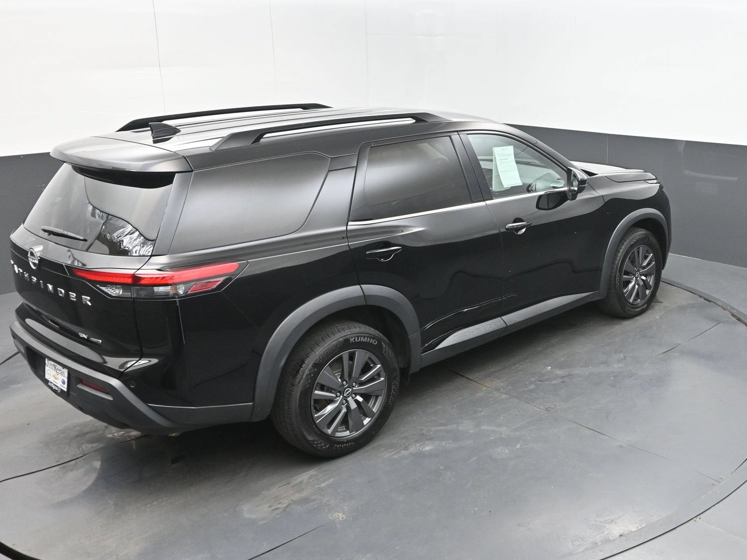 2023 Nissan Pathfinder SV