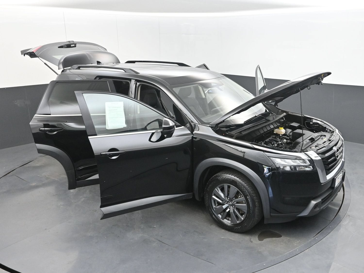 2023 Nissan Pathfinder SV