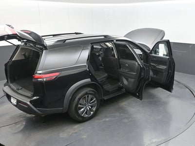 2023 Nissan Pathfinder SV