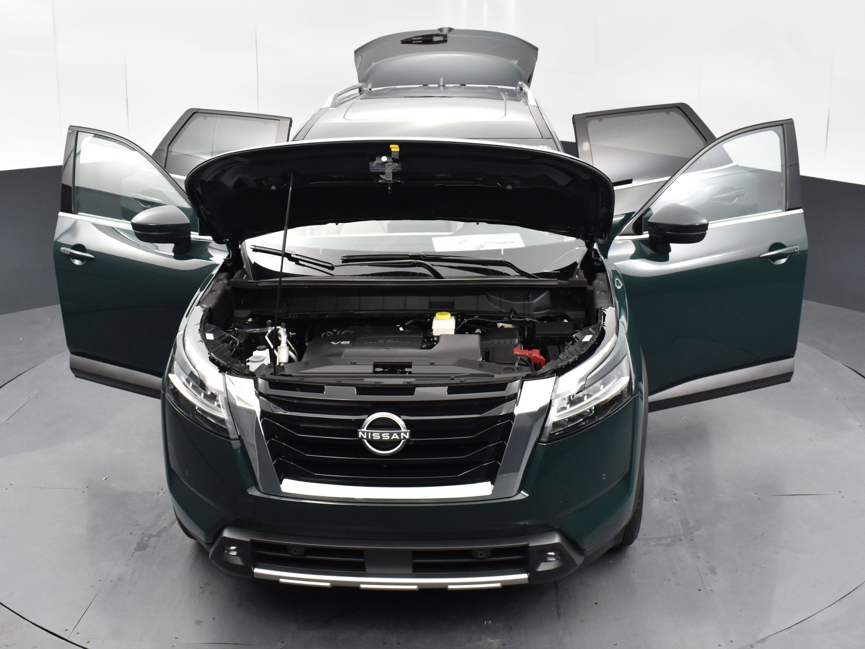 2022 Nissan Pathfinder SL