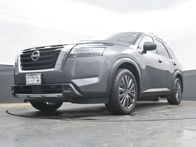 2022 Nissan Pathfinder SL
