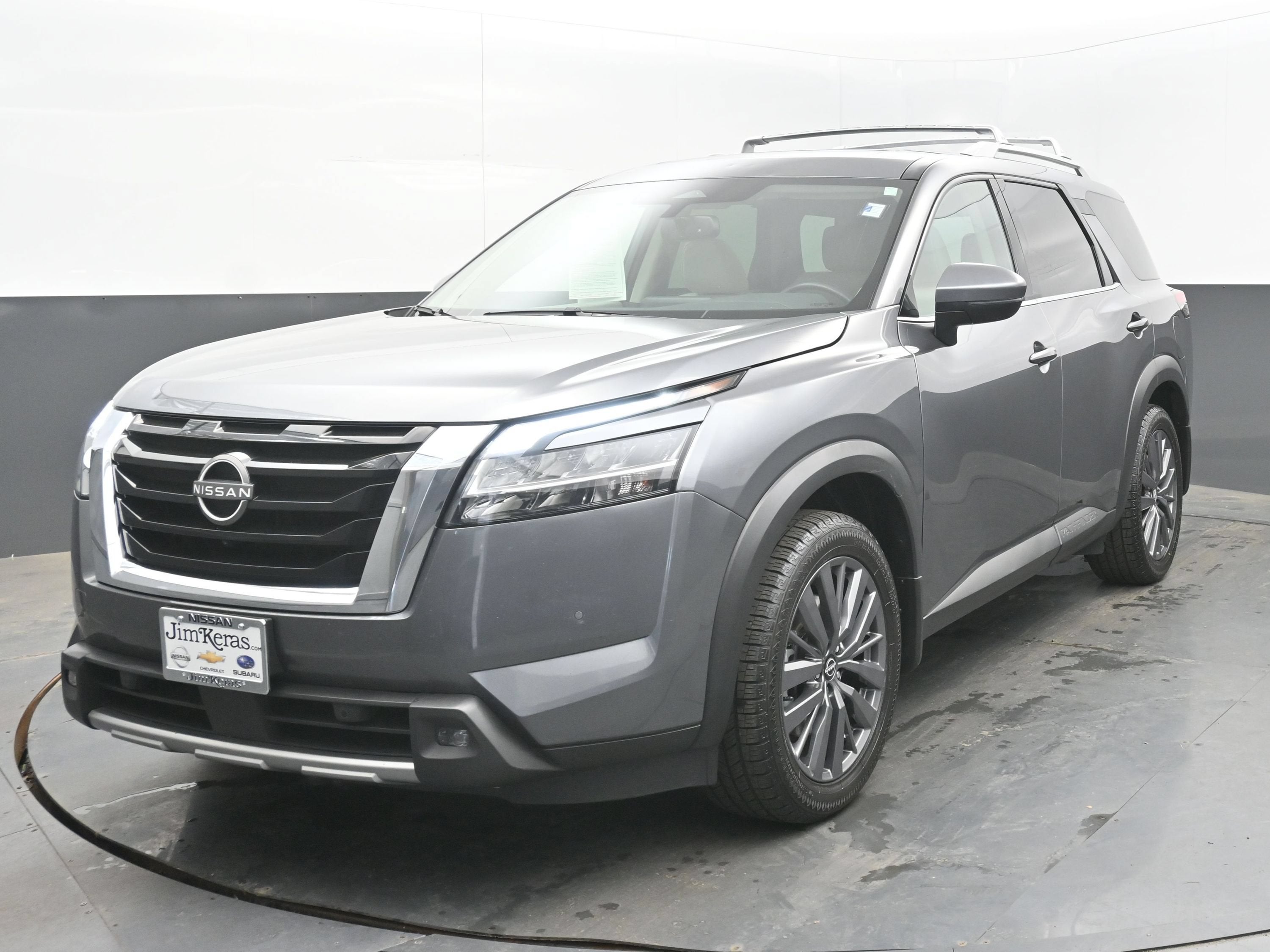 2022 Nissan Pathfinder SL