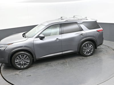 2022 Nissan Pathfinder SL