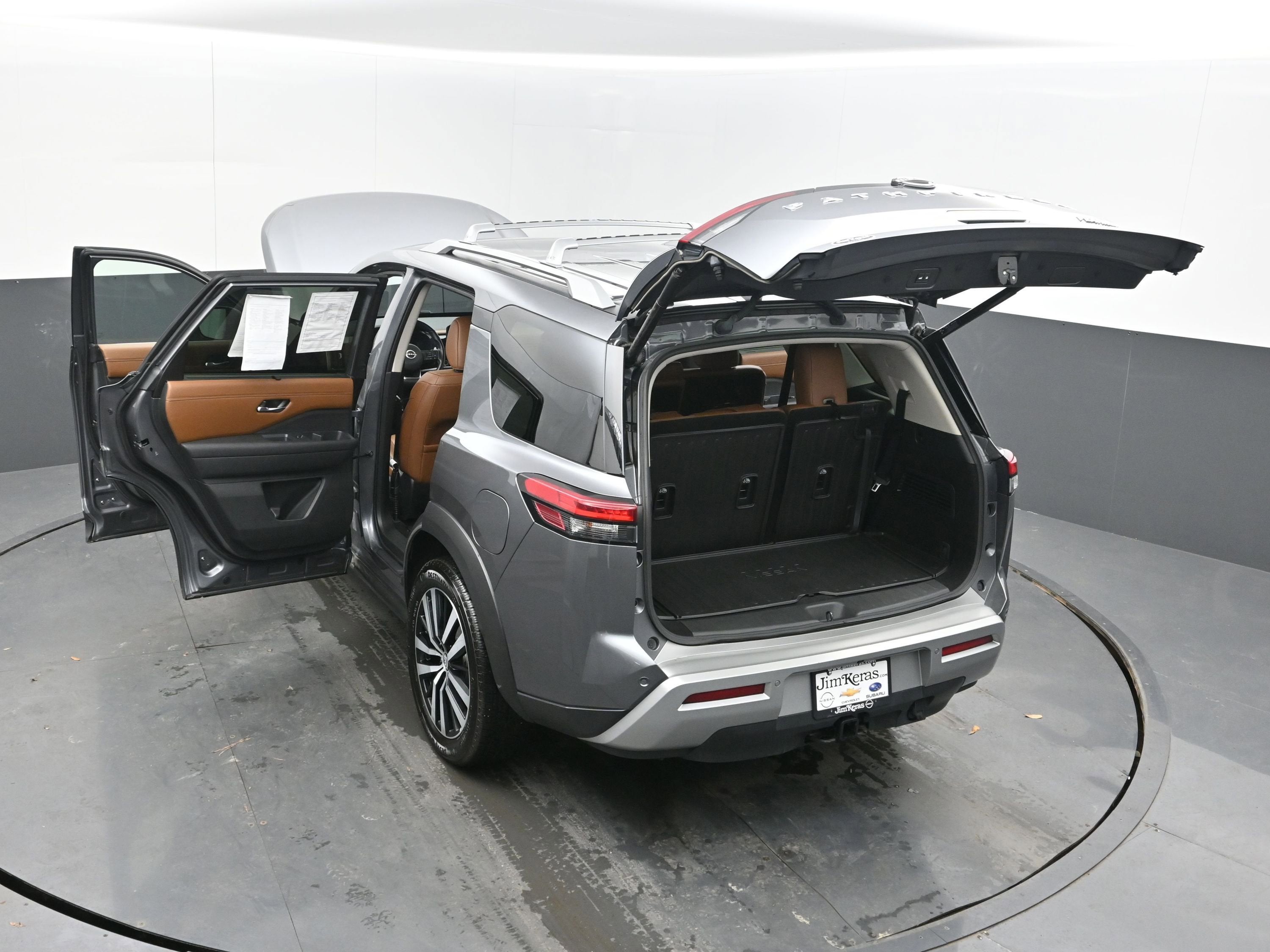 2023 Nissan Pathfinder Platinum