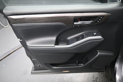 2022 Toyota Highlander Platinum