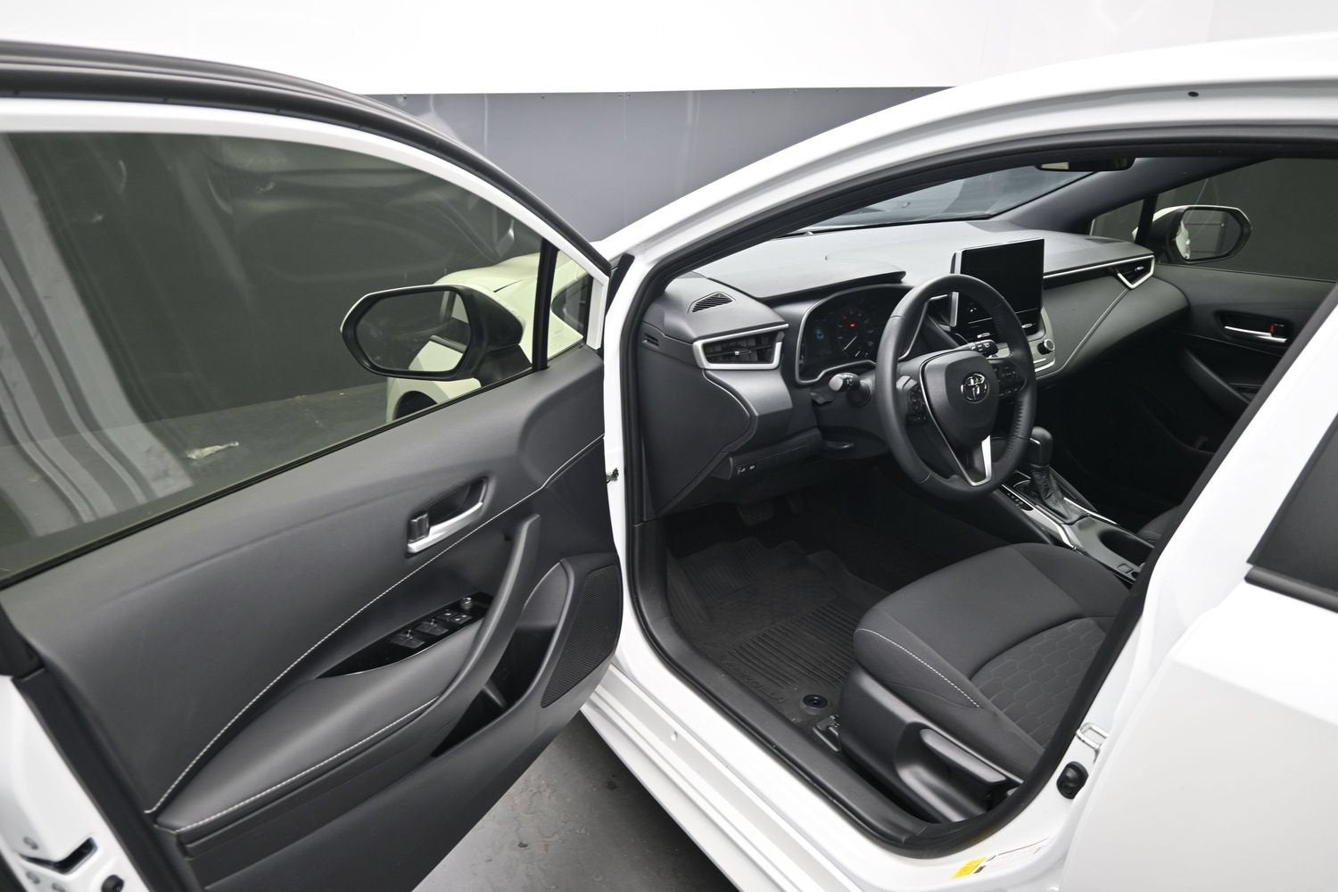 2025 Toyota Corolla Hatchback SE