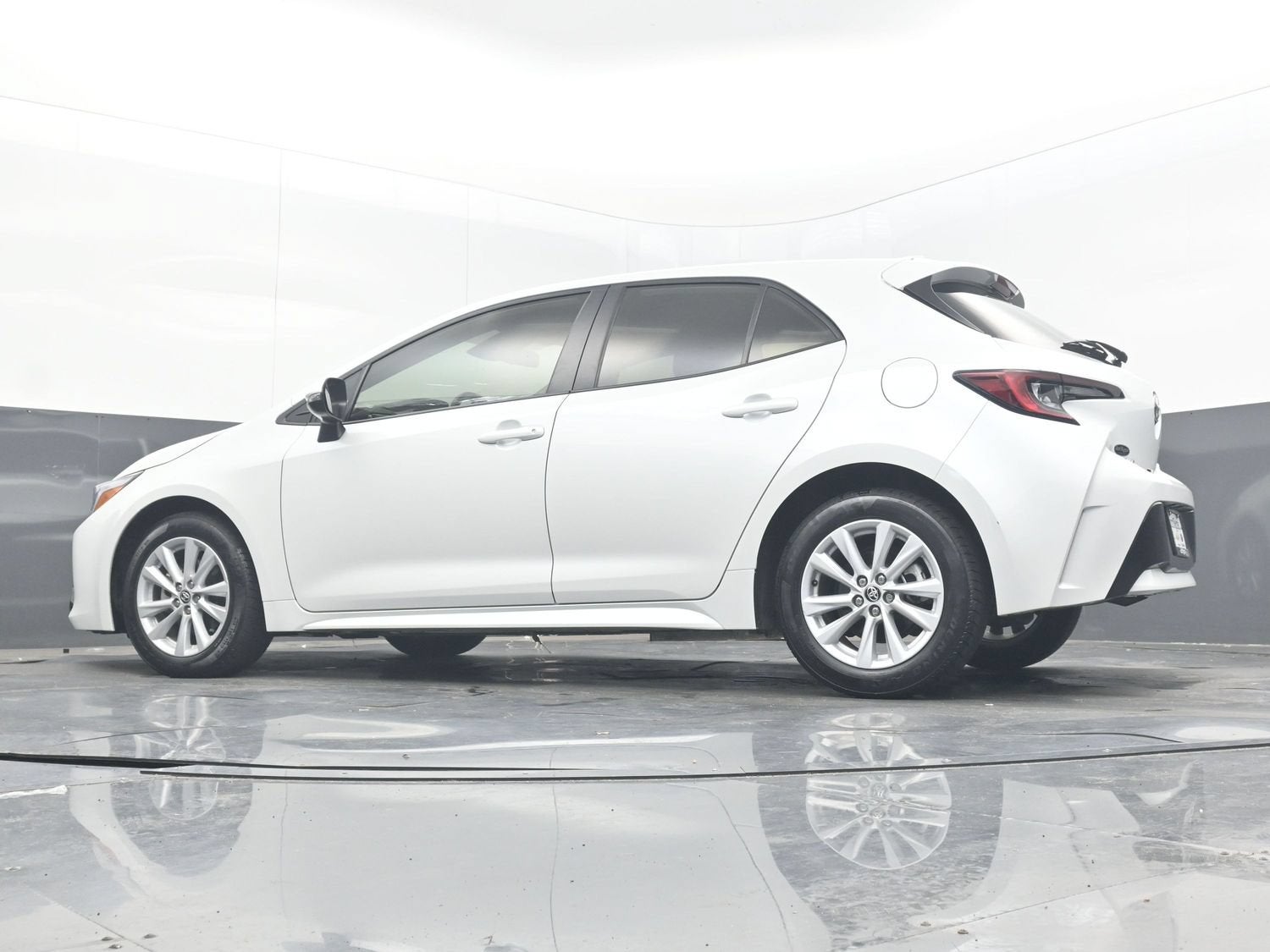 2025 Toyota Corolla Hatchback SE