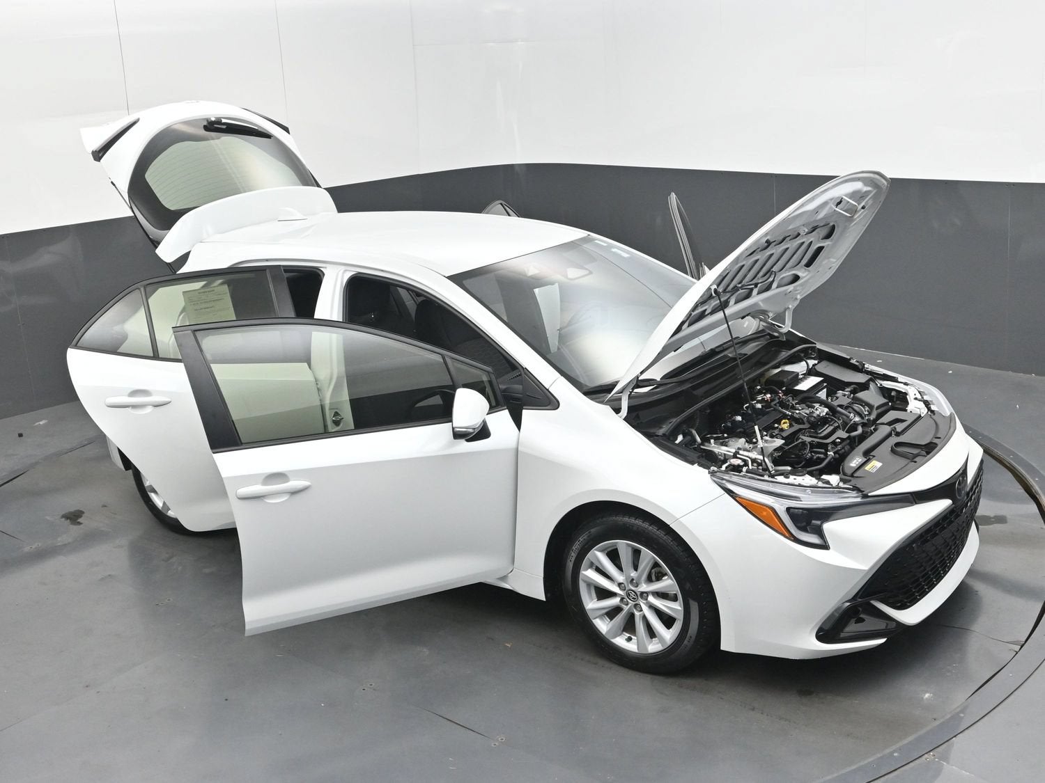 2025 Toyota Corolla Hatchback SE