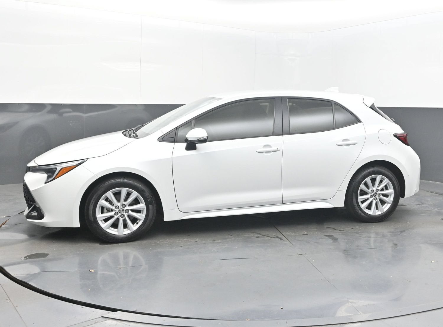 2025 Toyota Corolla Hatchback SE