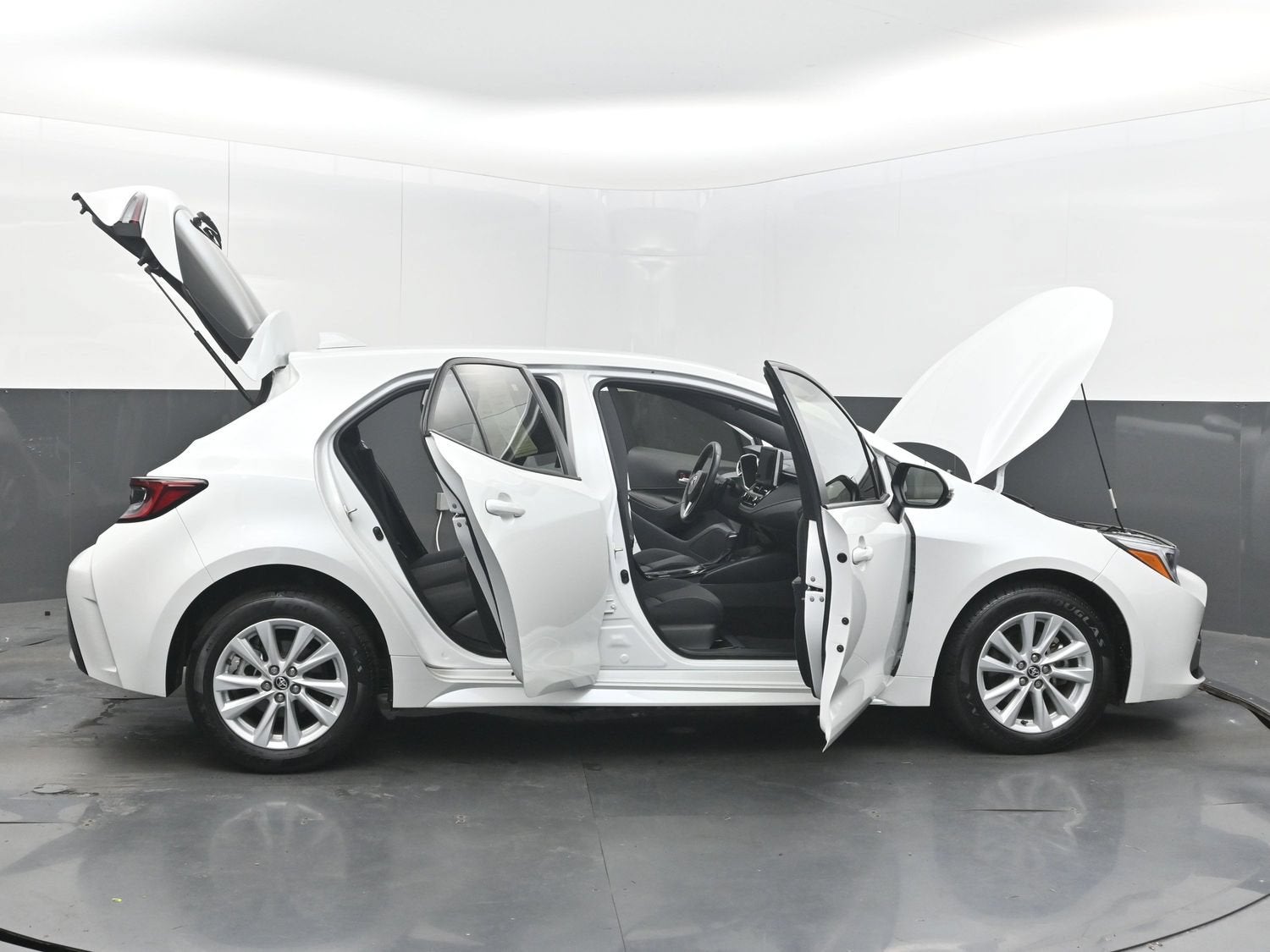 2025 Toyota Corolla Hatchback SE