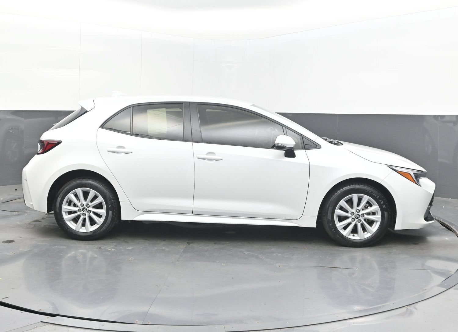 2025 Toyota Corolla Hatchback SE