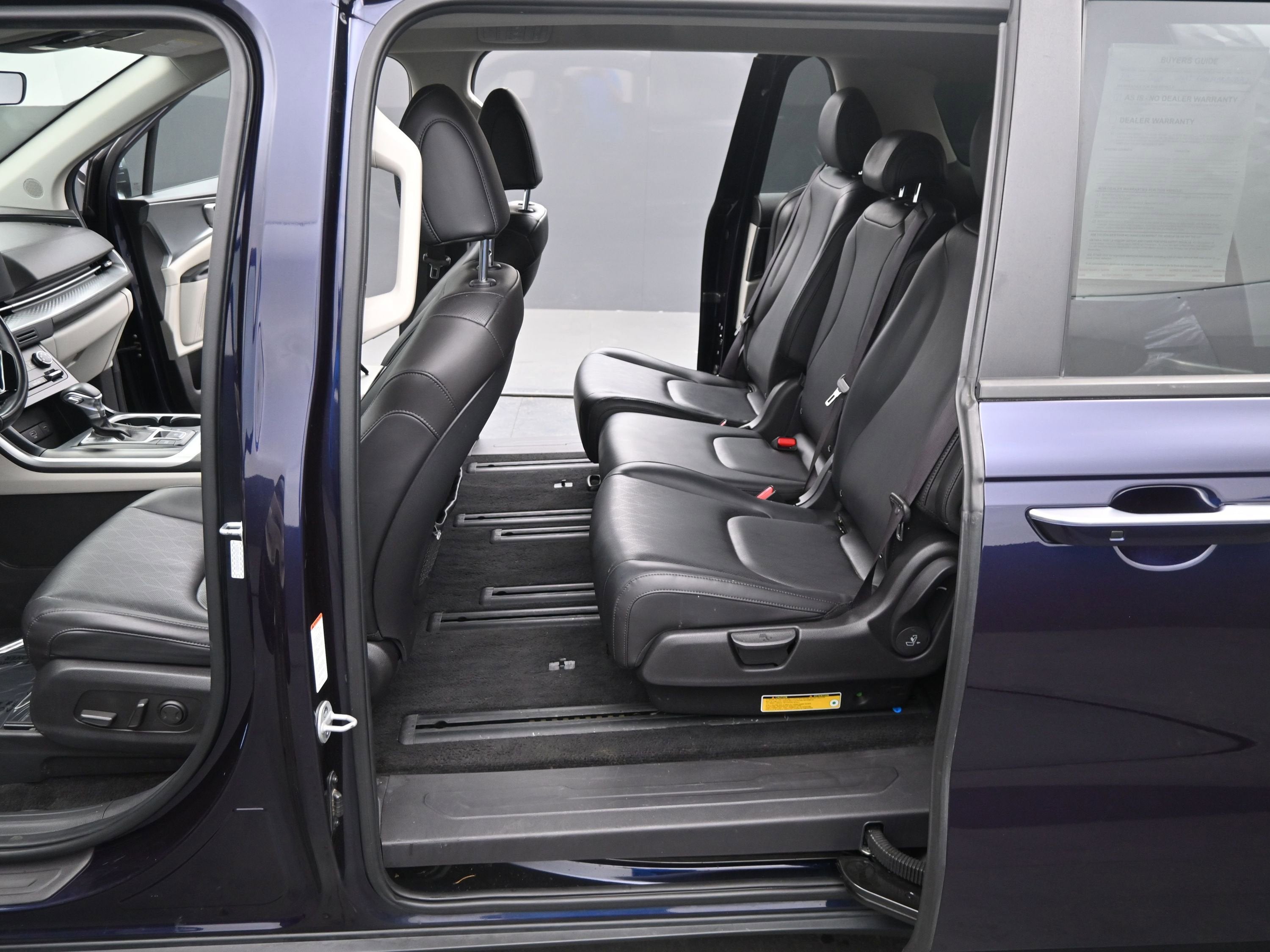 2023 Kia Carnival LX