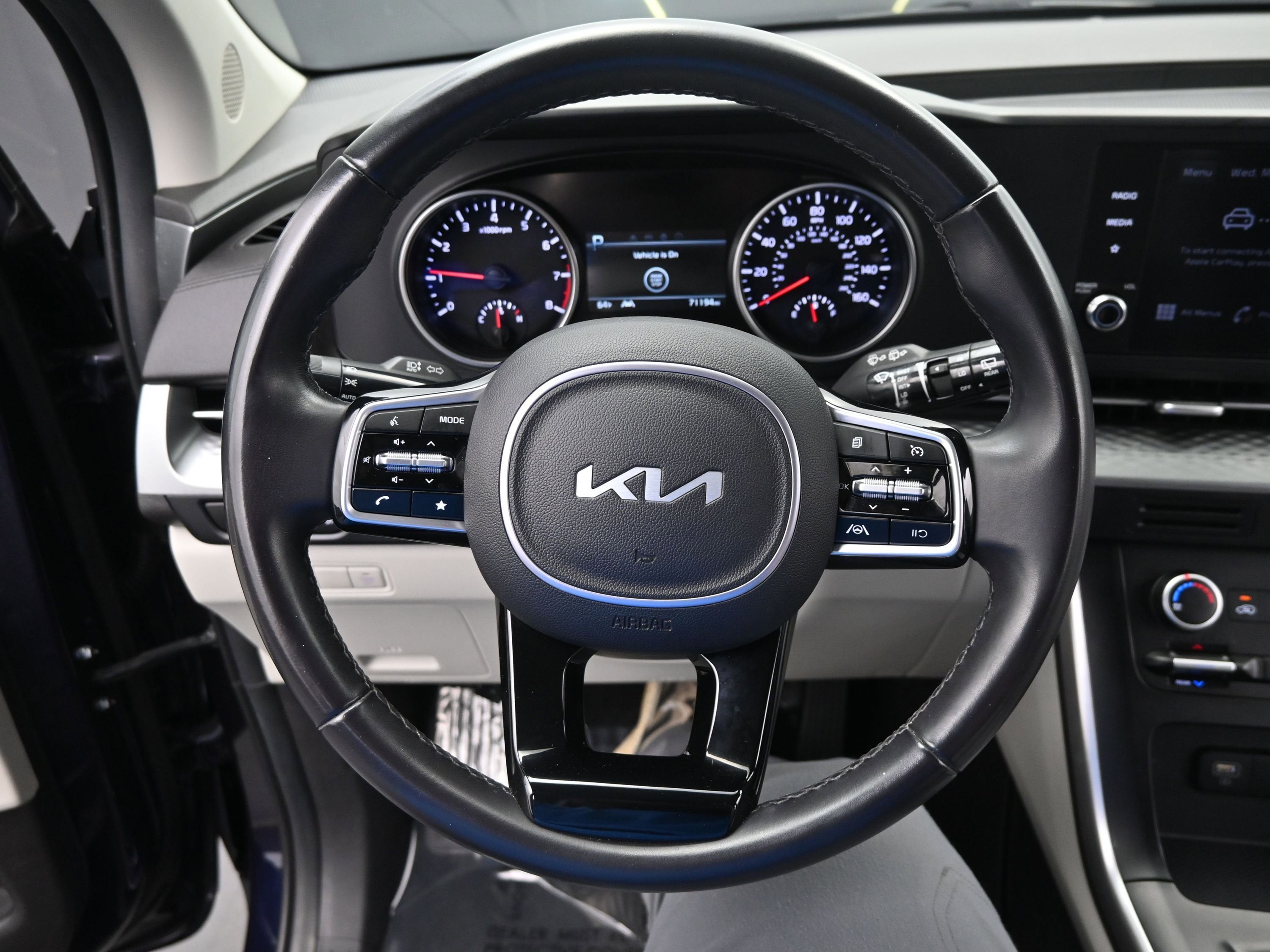 2023 Kia Carnival LX