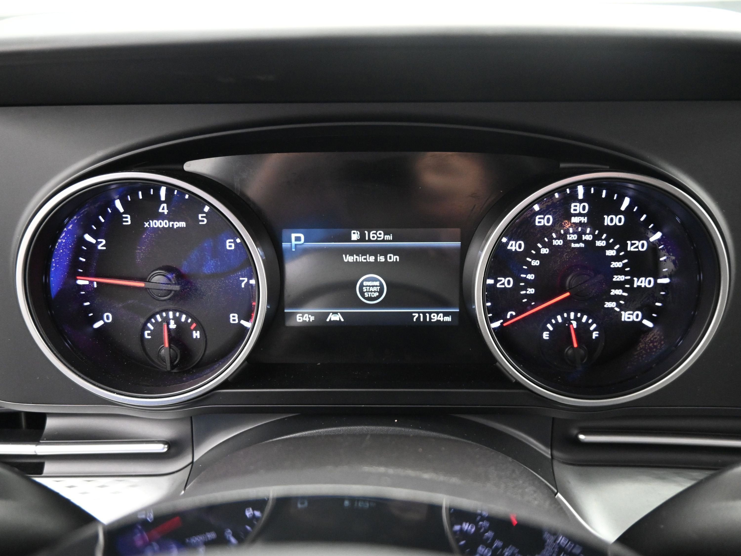 2023 Kia Carnival LX