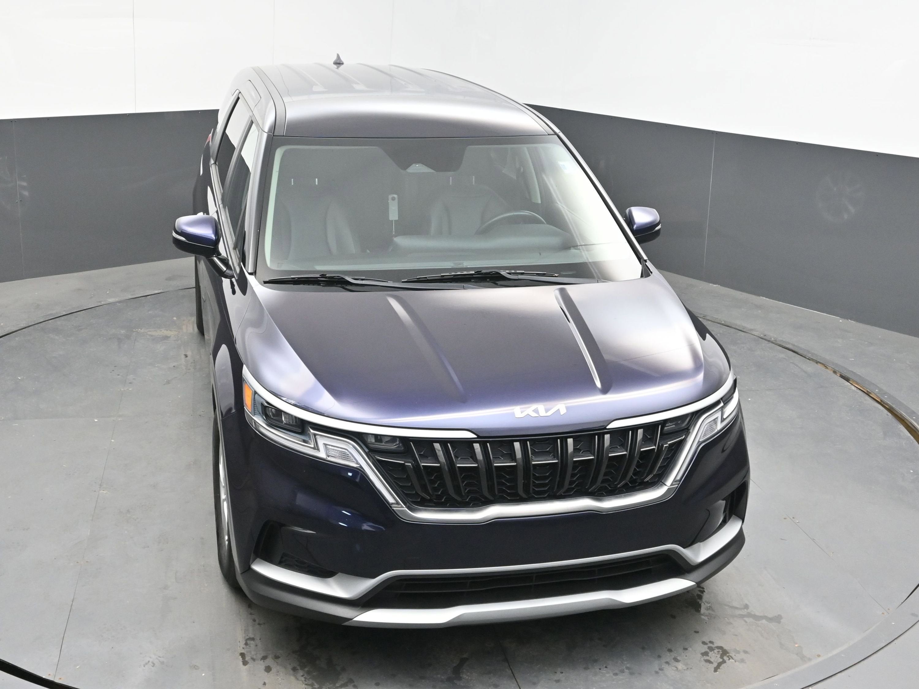 2023 Kia Carnival LX