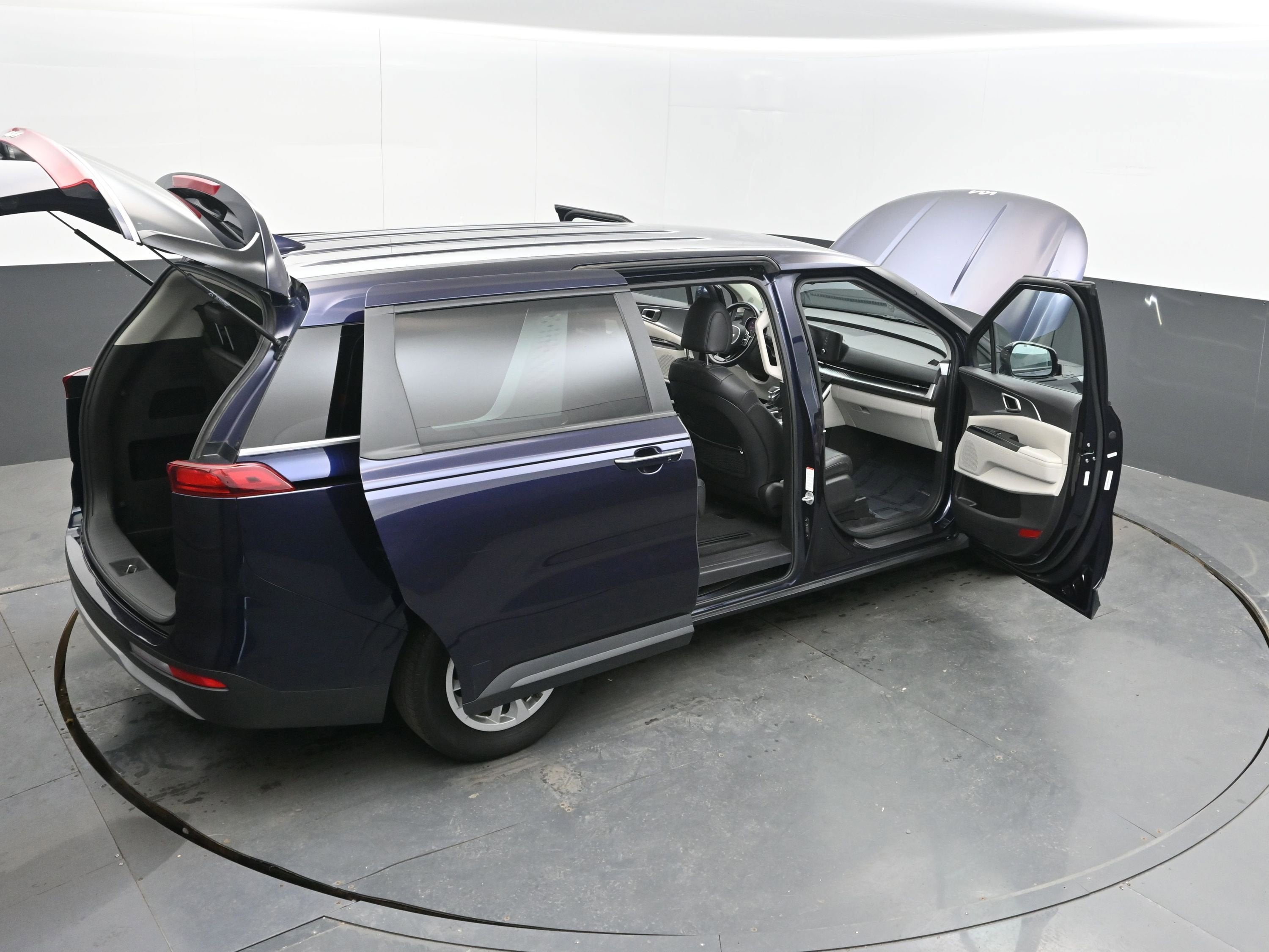 2023 Kia Carnival LX