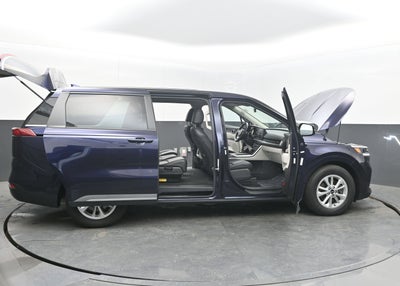 2023 Kia Carnival LX