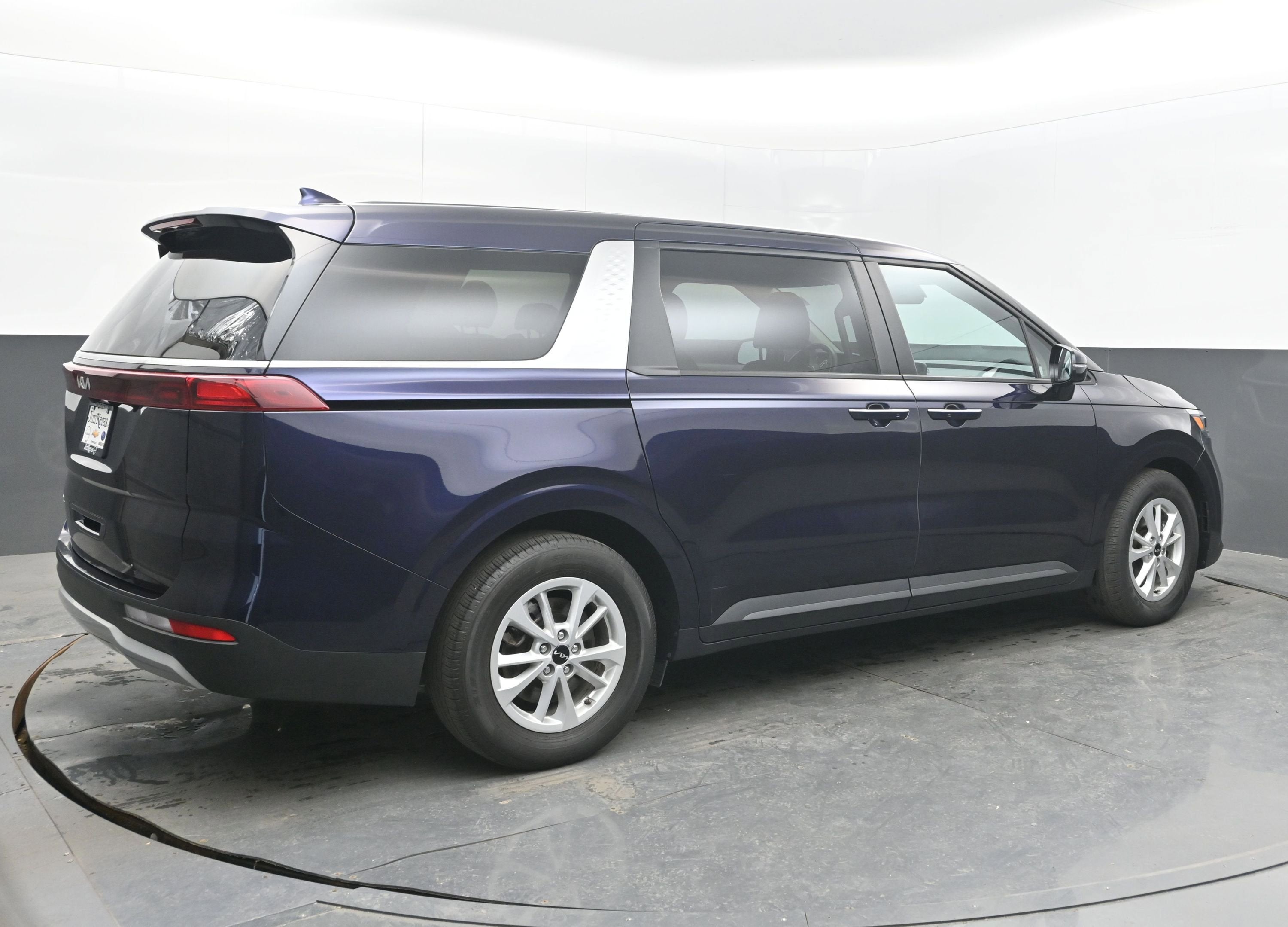 2023 Kia Carnival LX